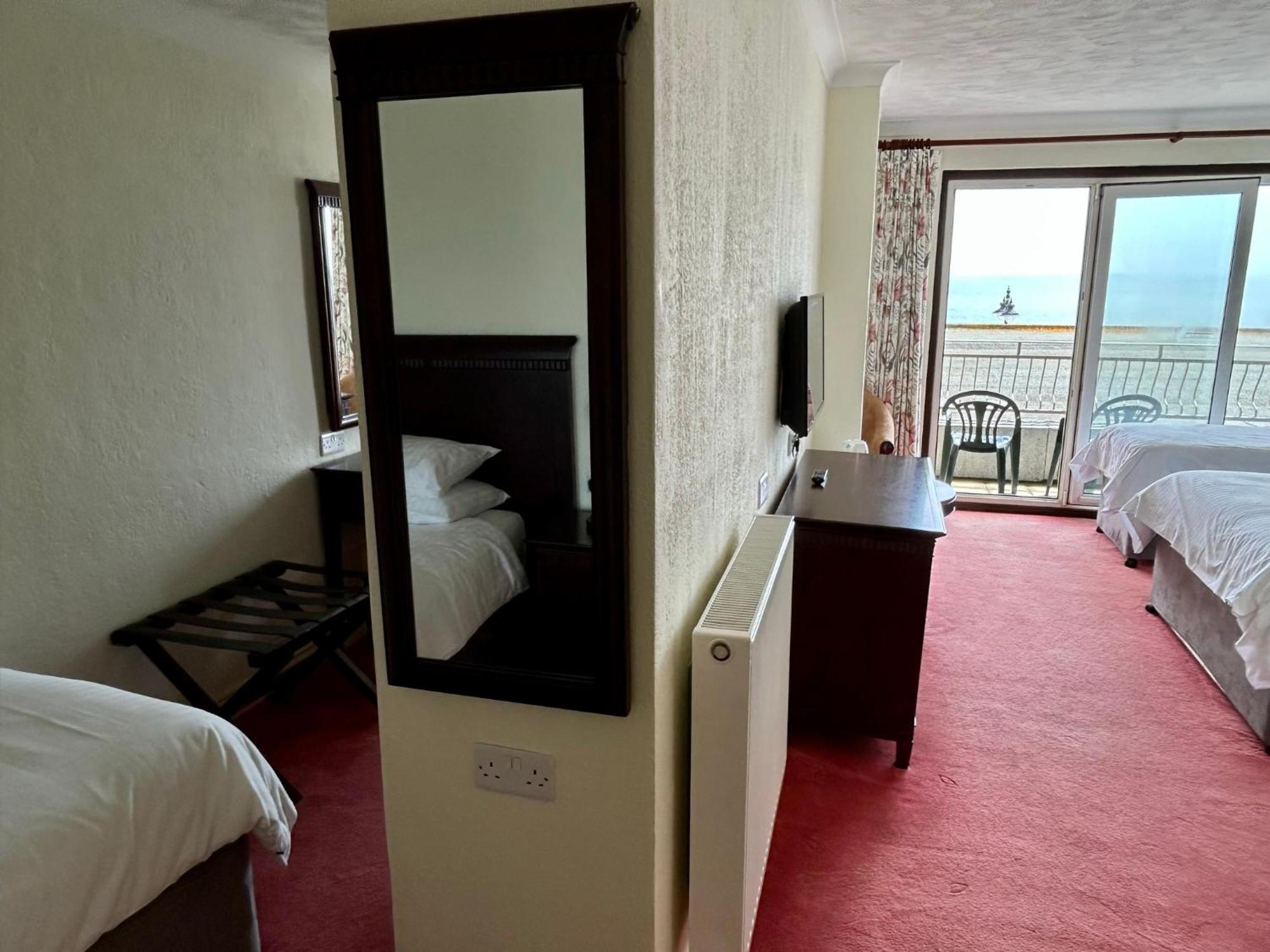Regent Court - Seafront, Sandown - Free Car Ferry For Bookings Of 3 Or More Nights, Subject To Availability Cameră foto